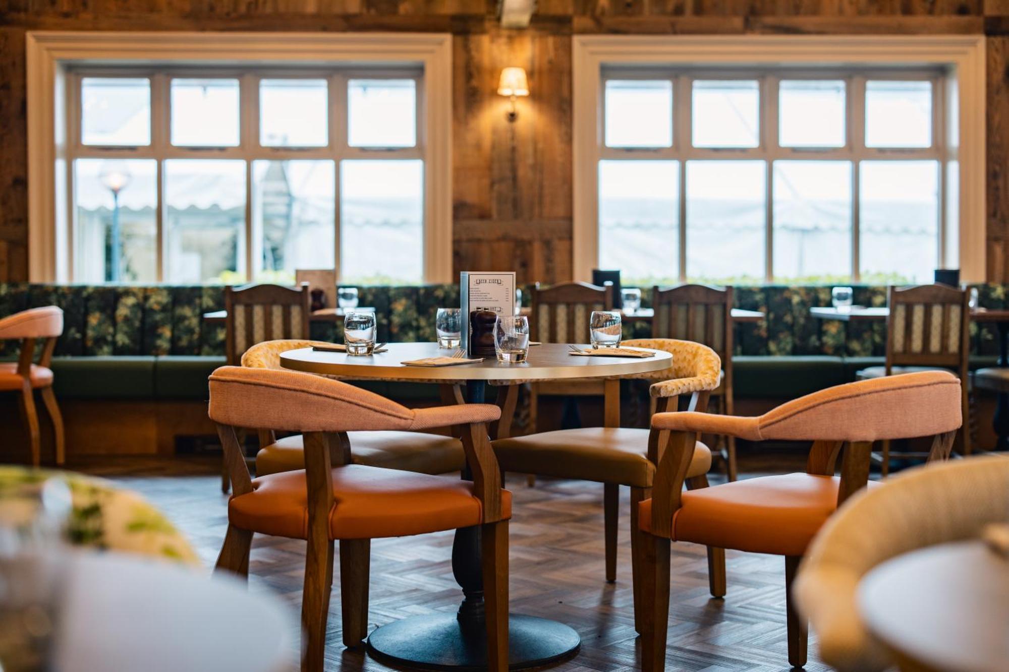 Holt Lodge Hotel Wrexham Buitenkant foto