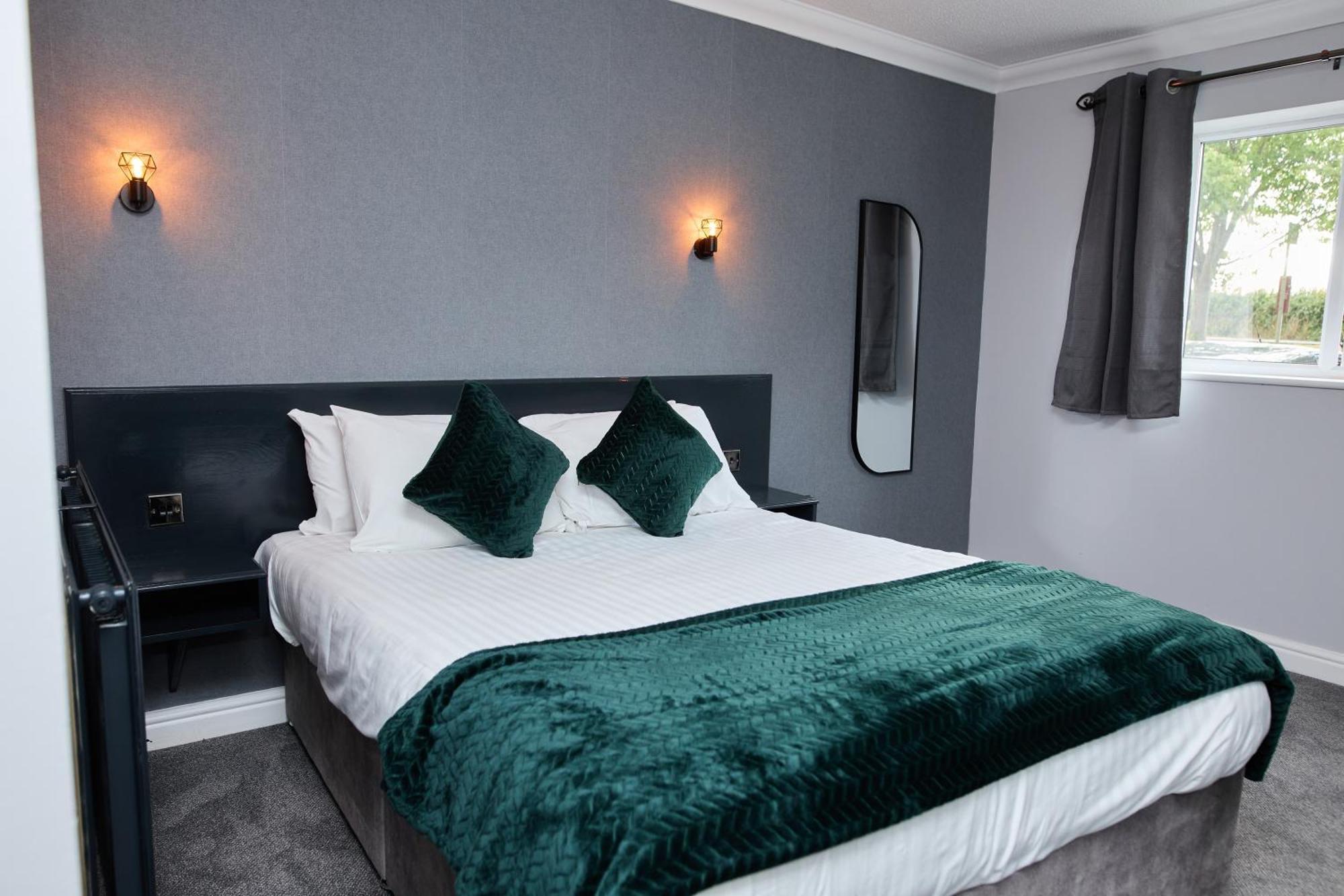 Holt Lodge Hotel Wrexham Buitenkant foto